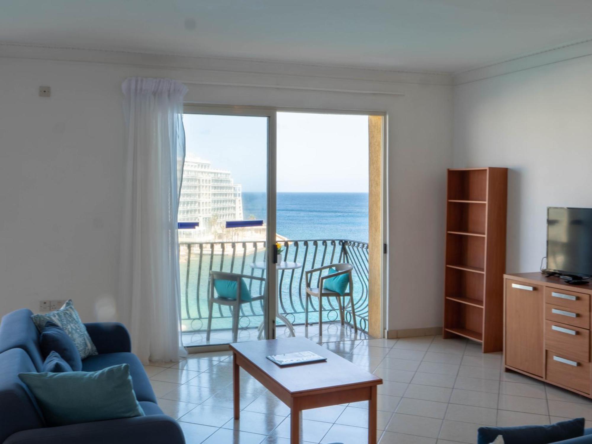 Morina Court - Seaview Apartments And Penthouse In St Julians By Shortletsmalta Сент Джулианс Экстерьер фото