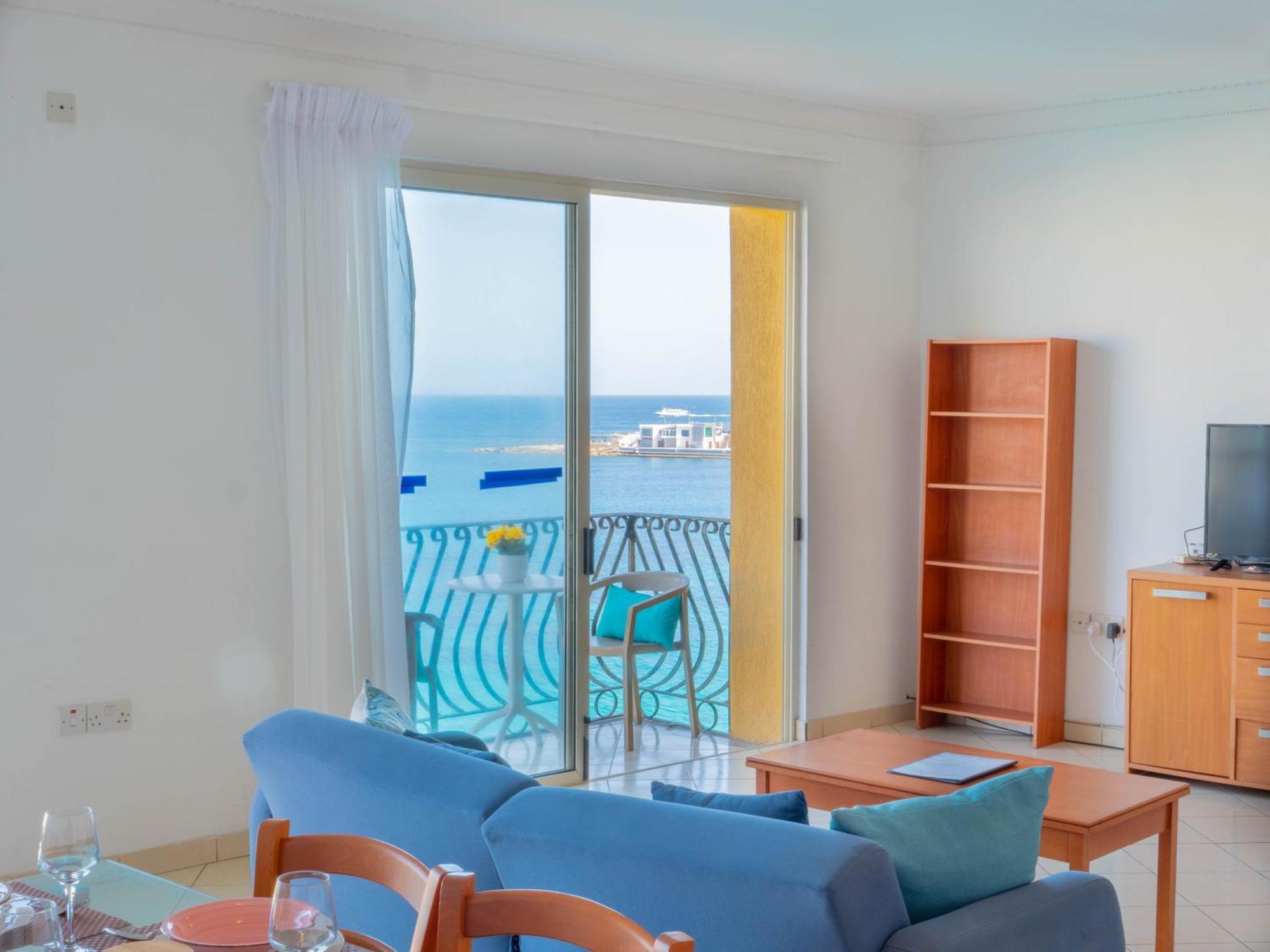 Morina Court - Seaview Apartments And Penthouse In St Julians By Shortletsmalta Сент Джулианс Экстерьер фото