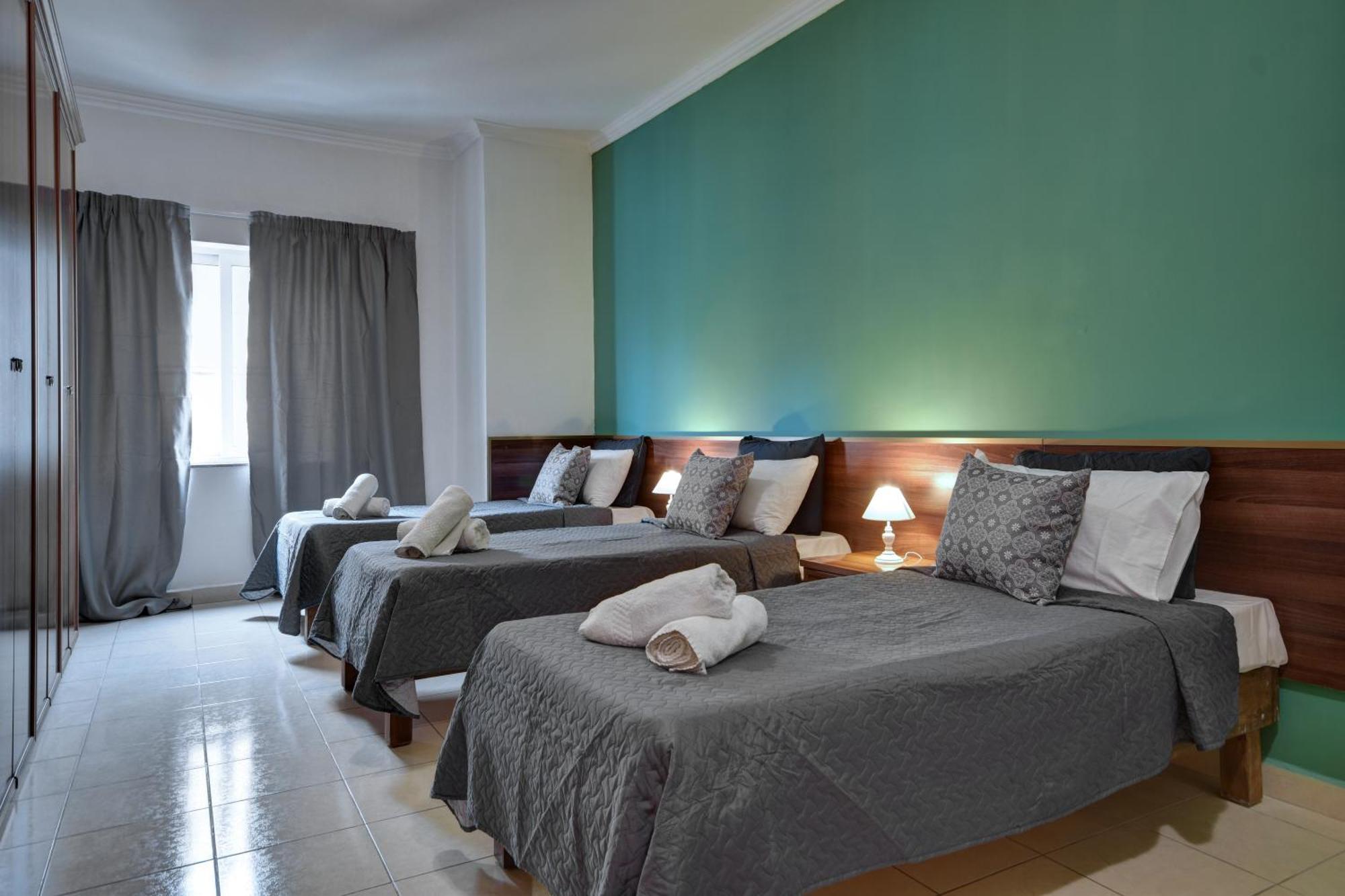 Morina Court - Seaview Apartments And Penthouse In St Julians By Shortletsmalta Сент Джулианс Экстерьер фото